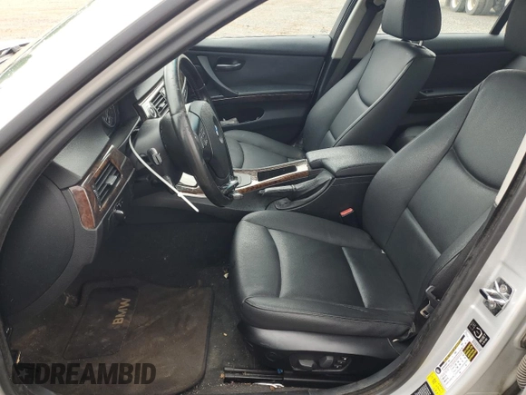 2007 BMW 3 Series 328xi с VIN WBAVC93577KX54341, выставлен на аукционе Copart как лот 54558175 с пробегом 138 809 миль миль и Списание • Salvage title. История ставок и продаж доступна на DreamBid. Изображение 7.