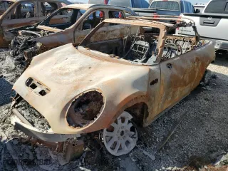 2018 MINI Convertible Cooper S with VIN WMWWG9C54J3D22545, listed as a Copart auction lot 73919684 with 0 mi miles and Salvage Title. Bid and sale history available at carsss.com. Image 1.