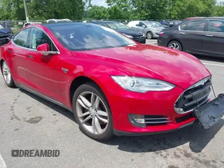 2013 Tesla Model S z VIN 5YJSA1CN2DFP21558, wystawiony jako IAAI lot #42545069 z przebiegiem Nie podano mil oraz . Historia ofert i sprzedaży dostępna na DreamBid. Obrazek 1.