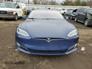 2018 Tesla Model S 75D with VIN 5YJSA1E20JF269303, listed as a Copart auction lot 47971925 with 112,181 mi miles and Salvage title. Bid and sale history available at DreamBid. Image 5.
