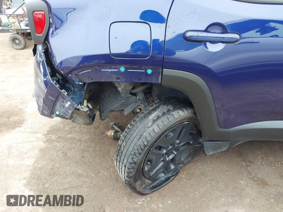 2018 Jeep Renegade Trailhawk with VIN ZACCJBCB6JPH00636, listed as a IAAI auction lot 41490206 with 111,373 mi miles. Bid and sale history available at carsss.com. Image 6.