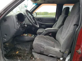2002 GMC Sonoma SLS with VIN 1GTDT13W62K203061, listed as a Copart auction lot 83095774 with 136,118 mi miles and Salvage Title. Bid and sale history available at carsss.com. Image 7.