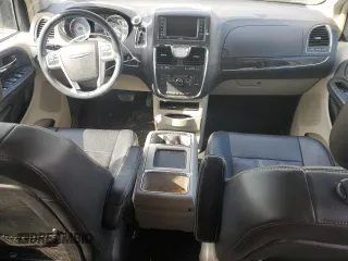2014 Chrysler Town & Country Touring with VIN 2C4RC1BG1ER329463, listed as a Copart auction lot 53150245 with 90,305 mi miles and Salvage Title. Bid and sale history available at carsss.com. Image 8.