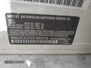 2013 BMW 3 Series 320i xDrive z VIN WBA3C3C54DF982676, wystawiony jako IAAI lot #42155003 z przebiegiem Nie podano mil oraz . Historia ofert i sprzedaży dostępna na DreamBid. Obrazek 9.