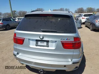 2011 BMW X5 M with VIN 5YMGY0C53BLK26167, listed as a IAAI auction lot 41742529 with 118,777 mi miles. Bid and sale history available at carsss.com. Image 16.