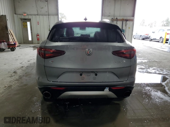 2019 Alfa Romeo Stelvio z VIN ZASPAKAN5K7C69274, wystawiony jako Copart lot #52321395 z przebiegiem 30 323 mil mil oraz Szkoda całkowita • Salvage title. Historia ofert i sprzedaży dostępna na DreamBid. Obrazek 6.