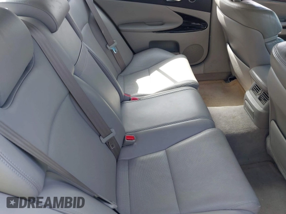 2006 Lexus GS 300 with VIN JTHCH96S760006369, listed as a IAAI auction lot 42023278 with 132,449 mi miles. Bid and sale history available at carsss.com. Image 8.