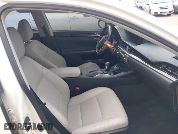 2018 Lexus ES with VIN 58ABK1GG6JU112716, listed as a IAAI auction lot 41915706 with 59,793 mi miles. Bid and sale history available at carsss.com. Image 5.