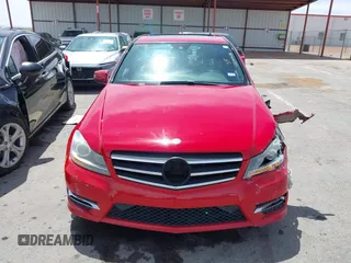 2013 Mercedes-Benz C 300 Sport с VIN WDDGF8AB8DR284402, выставлен на аукционе IAAI как лот 42291028 с пробегом Не указан миль и . История ставок и продаж доступна на DreamBid. Изображение 13.