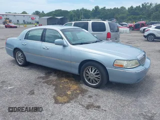 2006 Lincoln Town Car Signature Limited z VIN 1LNHM82V36Y647982, wystawiony jako IAAI lot #42537498 z przebiegiem 172 599 mil mil oraz . Historia ofert i sprzedaży dostępna na DreamBid. Obrazek 1.