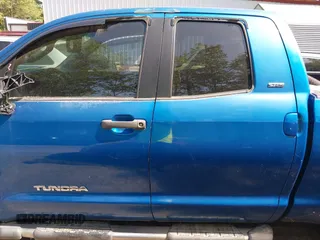 2008 Toyota Tundra 4WD Truck with VIN 5TBBV54198S492975, listed as a IAAI auction lot 42145763 with 281,934 mi miles. Bid and sale history available at carsss.com. Image 14.