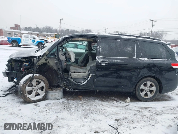 2011 Toyota Sienna LE AAS with VIN 5TDKK3DC3BS113594, listed as a IAAI auction lot 41236977 with 166,156 mi miles. Bid and sale history available at carsss.com. Image 13.