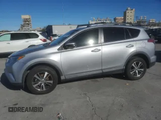 2018 Toyota RAV4 XLE with VIN 2T3WFREV0JW426334, listed as a Copart auction lot 48132025 with 103,819 mi miles and Salvage Title. Bid and sale history available at carsss.com. Image 1.