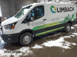 2024 Ford Transit Cargo with VIN 1FTBR2Y83RKA54611, listed as a IAAI auction lot 41349327 with 4,371 mi miles and . Bid and sale history available at DreamBid. Image 17.