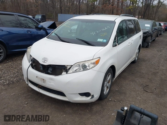 2014 Toyota Sienna LE AAS z VIN 5TDKK3DC9ES511199, wystawiony jako IAAI lot #41901669 z przebiegiem 267 510 mil mil oraz . Historia ofert i sprzedaży dostępna na DreamBid. Obrazek 6.