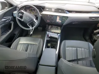 2021 Audi e-tron Sportback S line Premium Plus z VIN WA12AAGE1MB039861, wystawiony jako Copart lot #54864445 z przebiegiem 22 725 mil mil oraz Szkody całkowita. Historia ofert i sprzedaży dostępna na DreamBid. Obrazek 8.