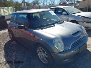 2003 MINI Hardtop S z VIN WMWRE33413TD64309, wystawiony jako IAAI lot #41824820 z przebiegiem 155 877 mil mil oraz . Historia ofert i sprzedaży dostępna na DreamBid. Obrazek 1.