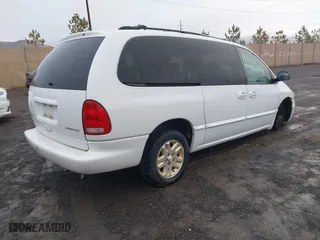 1996 Dodge Caravan LE with VIN 1B4GP54L3TB473795, listed as a IAAI auction lot 41592742 with 1 mi miles. Bid and sale history available at carsss.com. Image 4.