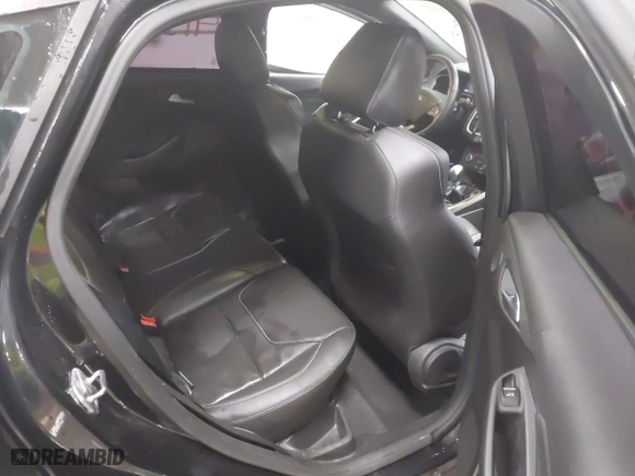 2015 Ford Focus ST with VIN 1FADP3L90FL305407, listed as a IAAI auction lot 41508693 with 172,191 mi miles. Bid and sale history available at carsss.com. Image 8.