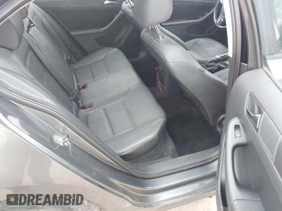 2011 Volkswagen Jetta SE with VIN 3VWDZ7AJ4BM370033, listed as a IAAI auction lot 42367238 with 161,635 mi miles and . Bid and sale history available at DreamBid. Image 8.