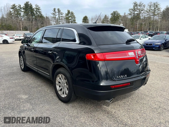2019 Lincoln MKT with VIN 2LMHJ5NK8KBL01284, listed as a Copart auction lot 50058345 with 326,875 mi miles and Clean Title. Bid and sale history available at DreamBid. Image 3.