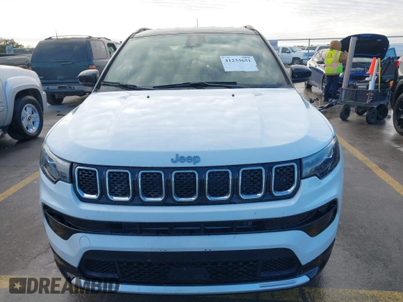 2023 Jeep Compass Limited with VIN 3C4NJDCN3PT541204, listed as a IAAI auction lot 41233651 with 16,757 mi miles and . Bid and sale history available at DreamBid. Image 13.