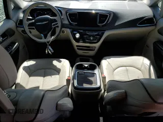 2018 Chrysler Pacifica Hybrid Limited with VIN 2C4RC1N72JR236537, listed as a Copart auction lot 66148025 with 69,351 mi miles and Clean title. Bid and sale history available at DreamBid. Image 8.