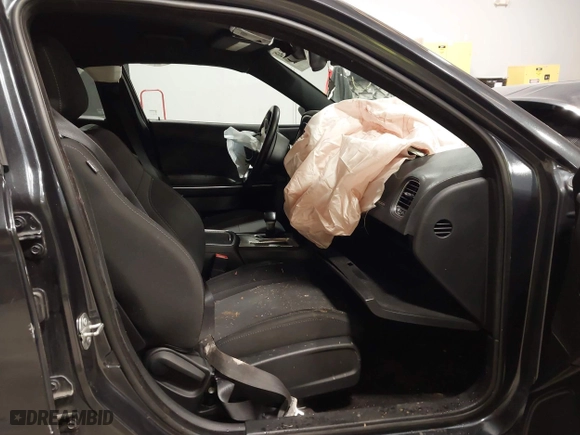 2016 Dodge Charger SXT with VIN 2C3CDXHG3GH317843, listed as a IAAI auction lot 41583342 with 114,539 mi miles. Bid and sale history available at carsss.com. Image 5.