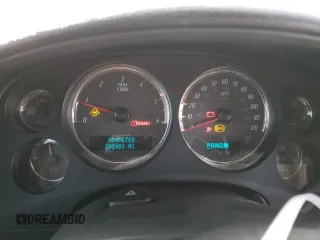2007 GMC Sierra Denali z VIN 2GTEK638171644352, wystawiony jako Copart lot #44803455 z przebiegiem 202 481 mil mil oraz Szkody całkowita. Historia ofert i sprzedaży dostępna na DreamBid. Obrazek 9.