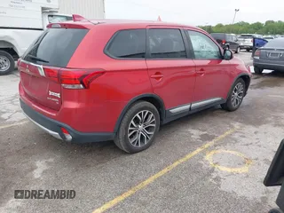 2018 Mitsubishi Outlander SE z VIN JA4AD3A35JZ032324, wystawiony jako IAAI lot #42308789 z przebiegiem 132 966 mil mil oraz . Historia ofert i sprzedaży dostępna na DreamBid. Obrazek 4.