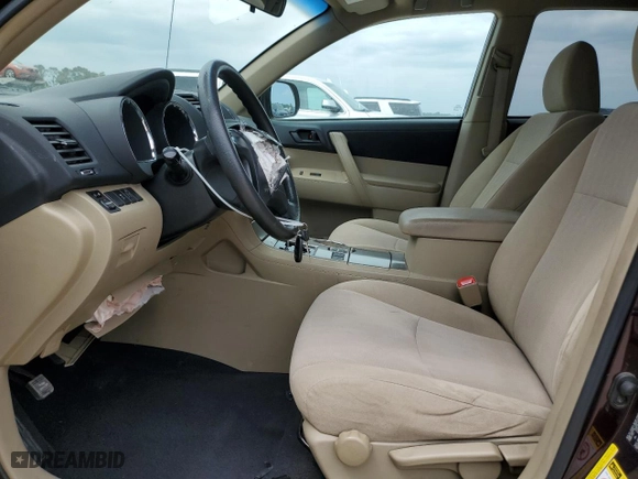 2011 Toyota Highlander with VIN 5TDZK3EH8BS045656, listed as a Copart auction lot 53379955 with 156,890 mi miles and Salvage Title. Bid and sale history available at carsss.com. Image 7.
