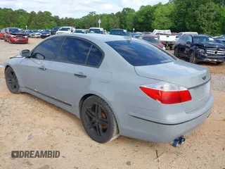 2011 Hyundai Genesis z VIN KMHGC4DF9BU121998, wystawiony jako IAAI lot #42193038 z przebiegiem 161 494 mil mil oraz . Historia ofert i sprzedaży dostępna na DreamBid. Obrazek 3.