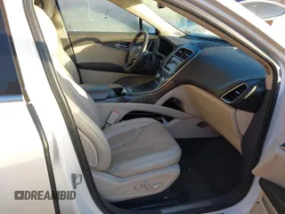 2018 Lincoln MKX Select z VIN 2LMPJ8KR5JBL48639, wystawiony jako IAAI lot #41640923 z przebiegiem 124 834 mil mil oraz . Historia ofert i sprzedaży dostępna na DreamBid. Obrazek 5.