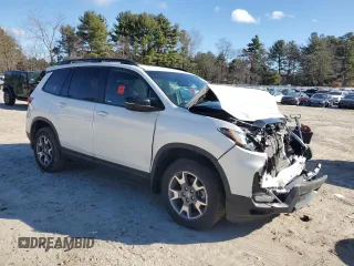 2022 Honda Passport TrailSport with VIN 5FNYF8H61NB013535, listed as a Copart auction lot 50949555 with 45,172 mi miles and Clean title. Bid and sale history available at DreamBid. Image 4.