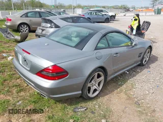 2011 Mercedes-Benz SL 550 z VIN WDBSK7BA9BF165156, wystawiony jako IAAI lot #42075223 z przebiegiem 41 313 mil mil oraz . Historia ofert i sprzedaży dostępna na DreamBid. Obrazek 4.