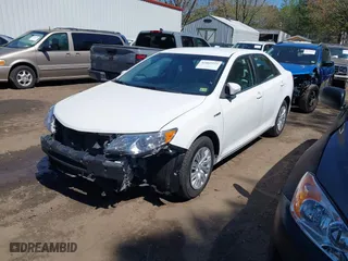 2012 Toyota Camry Hybrid XLE with VIN 4T1BD1FK4CU040019, listed as a IAAI auction lot 41869225 with 95,326 mi miles. Bid and sale history available at carsss.com. Image 17.
