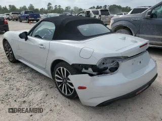 2019 FIAT 124 Spider Urbana Edition z VIN JC1NFAEK9K0143369, wystawiony jako Copart lot #61454334 z przebiegiem 50 353 mil mil oraz Szkody całkowita. Historia ofert i sprzedaży dostępna na DreamBid. Obrazek 2.