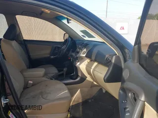 2010 Toyota RAV4 z VIN JTMZF4DV2AD017346, wystawiony jako IAAI lot #42641598 z przebiegiem 237 460 mil mil oraz . Historia ofert i sprzedaży dostępna na DreamBid. Obrazek 5.