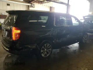 2024 Chevrolet Suburban LT z VIN 1GNSKCKD7RR107504, wystawiony jako Copart lot #45410745 z przebiegiem 31 752 mil mil oraz Szkoda całkowita • Salvage title. Historia ofert i sprzedaży dostępna na DreamBid. Obrazek 3.