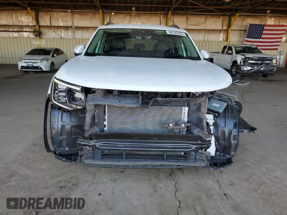 2024 Volkswagen Atlas SE z VIN 1V2LR2CA9RC596027, wystawiony jako Copart lot #46143305 z przebiegiem 12 265 mil mil oraz Szkoda całkowita • Salvage title. Historia ofert i sprzedaży dostępna na DreamBid. Obrazek 5.