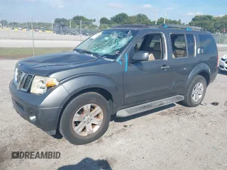 2006 Nissan Pathfinder SE z VIN 5N1AR18UX6C605346, wystawiony jako IAAI lot #41463602 z przebiegiem 221 026 mil mil oraz . Historia ofert i sprzedaży dostępna na DreamBid. Obrazek 17.