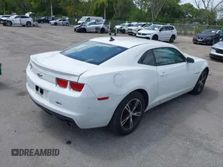2011 Chevrolet Camaro 2LS z VIN 2G1FA1ED9B9208677, wystawiony jako IAAI lot #42114019 z przebiegiem 126 808 mil mil oraz . Historia ofert i sprzedaży dostępna na DreamBid. Obrazek 4.