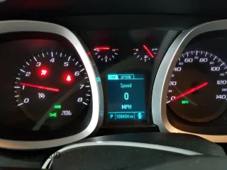 2016 Chevrolet Equinox LT z VIN 2GNALCEK0G6279742, wystawiony jako Copart lot #57786595 z przebiegiem 108 404 mil mil oraz Czysty tytuł • Clean title. Historia ofert i sprzedaży dostępna na DreamBid. Obrazek 9.