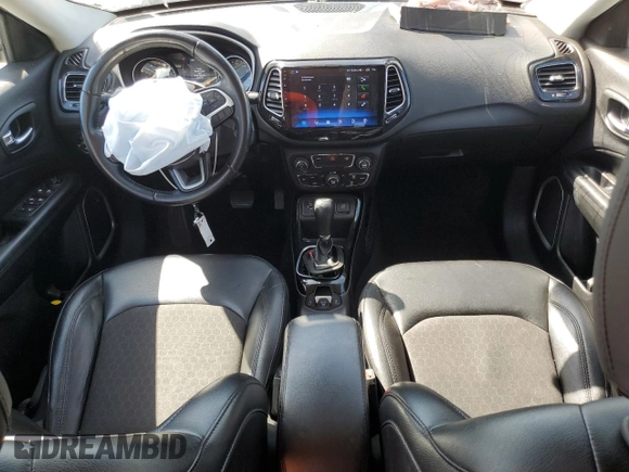 2019 Jeep Compass Altitude with VIN 3C4NJCBB4KT833213, listed as a Copart auction lot 57519955 with 82,738 mi miles and Salvage title. Bid and sale history available at DreamBid. Image 8.