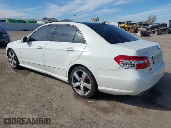 2010 Mercedes-Benz E 350 Luxury с VIN WDDHF5GB8AA027213, выставлен на аукционе IAAI как лот 41348612 с пробегом 183 737 миль миль и . История ставок и продаж доступна на DreamBid. Изображение 3.
