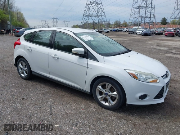 2014 Ford Focus SE with VIN 1FADP3K28EL291260, listed as a IAAI auction lot 42029753 with 98,686 mi miles. Bid and sale history available at carsss.com. Image 1.