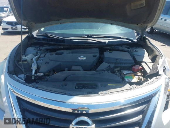 2013 Nissan Altima SV with VIN 1N4AL3AP9DN586463, listed as a IAAI auction lot 42099334 with 181,364 mi miles and . Bid and sale history available at carsss.com. Image 10.