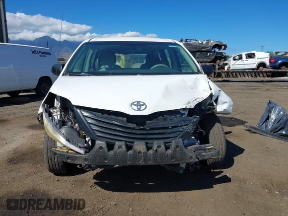 2012 Toyota Sienna with VIN 5TDZK3DC7CS203993, listed as a IAAI auction lot 41130289 with 177,059 mi miles. Bid and sale history available at carsss.com. Image 13.