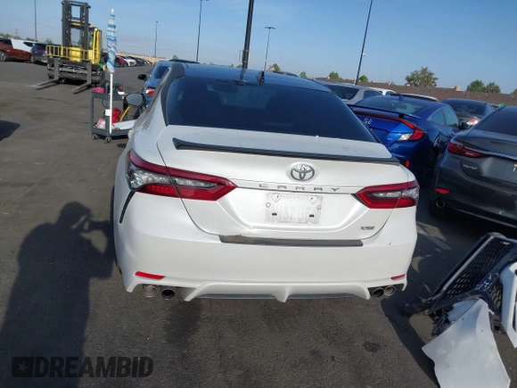 2021 Toyota Camry XSE z VIN 4T1K61AK1MU585677, wystawiony jako IAAI lot #42238920 z przebiegiem 90 089 mil mil oraz . Historia ofert i sprzedaży dostępna na DreamBid. Obrazek 17.