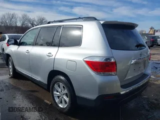 2011 Toyota Highlander z VIN 5TDBK3EH4BS044957, wystawiony jako IAAI lot #41696233 z przebiegiem 276 287 mil mil oraz . Historia ofert i sprzedaży dostępna na DreamBid. Obrazek 15.